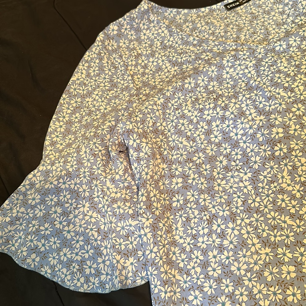 Floral top - Picture 3 of 6